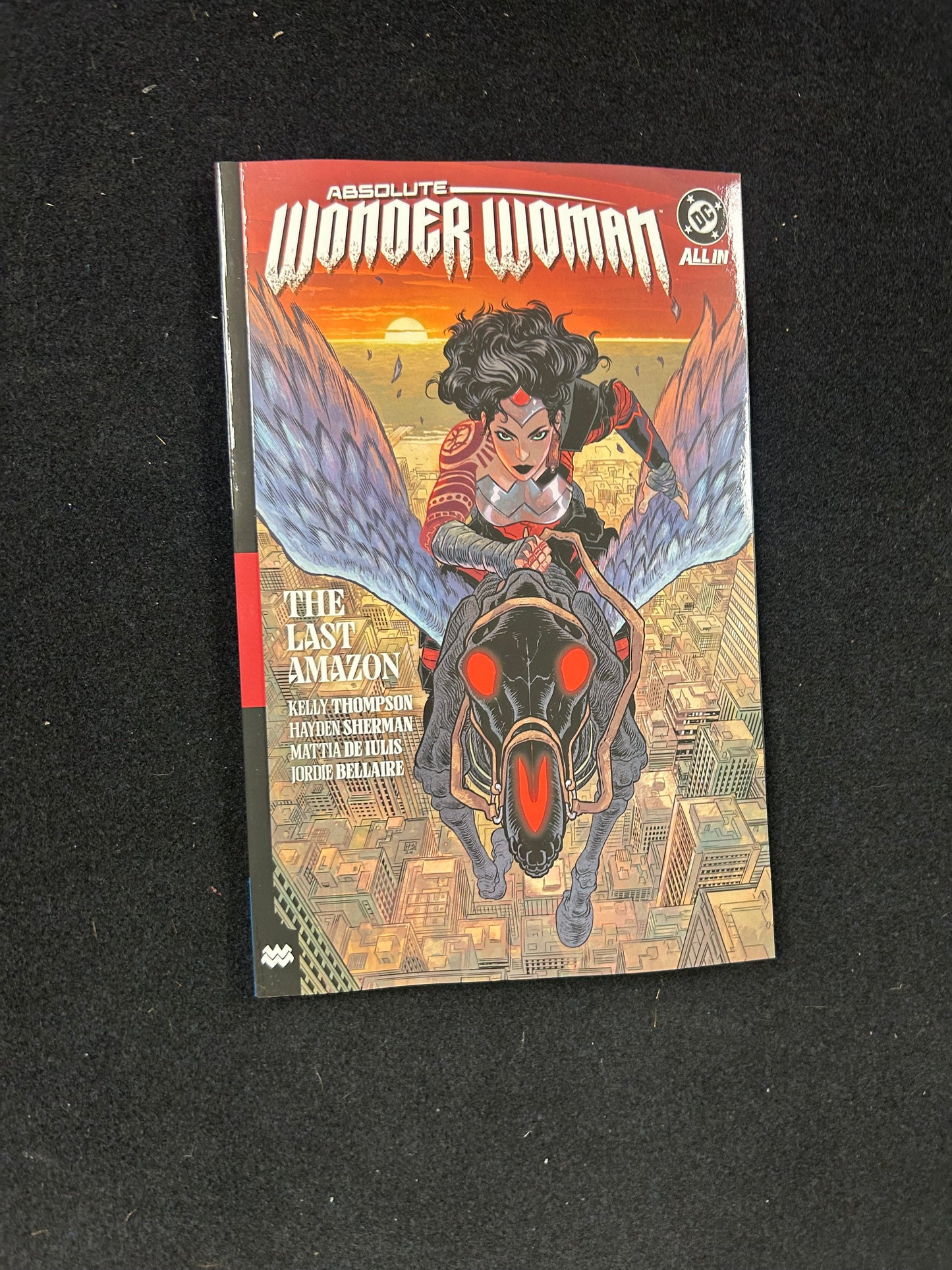 Absolute Wonder Woman The Last Amazon – Graphic Novel
