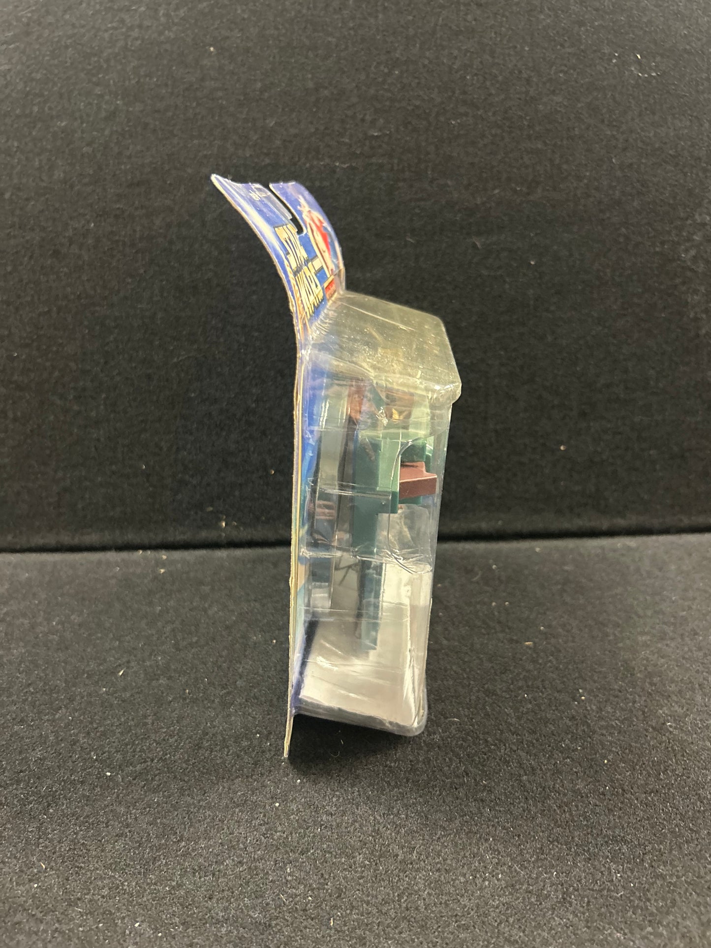 Star wars attack of the clones obi-wan Kenobi with force flipping attack Hasbro