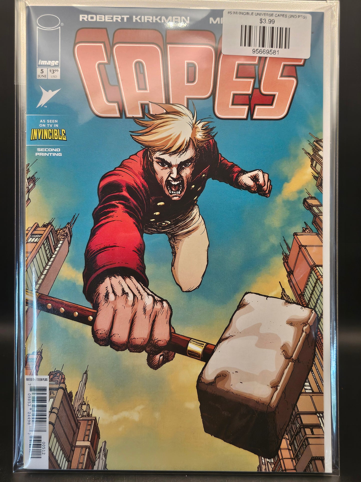 #5 INVINCIBLE UNIVERSE CAPES (2ND PTG)