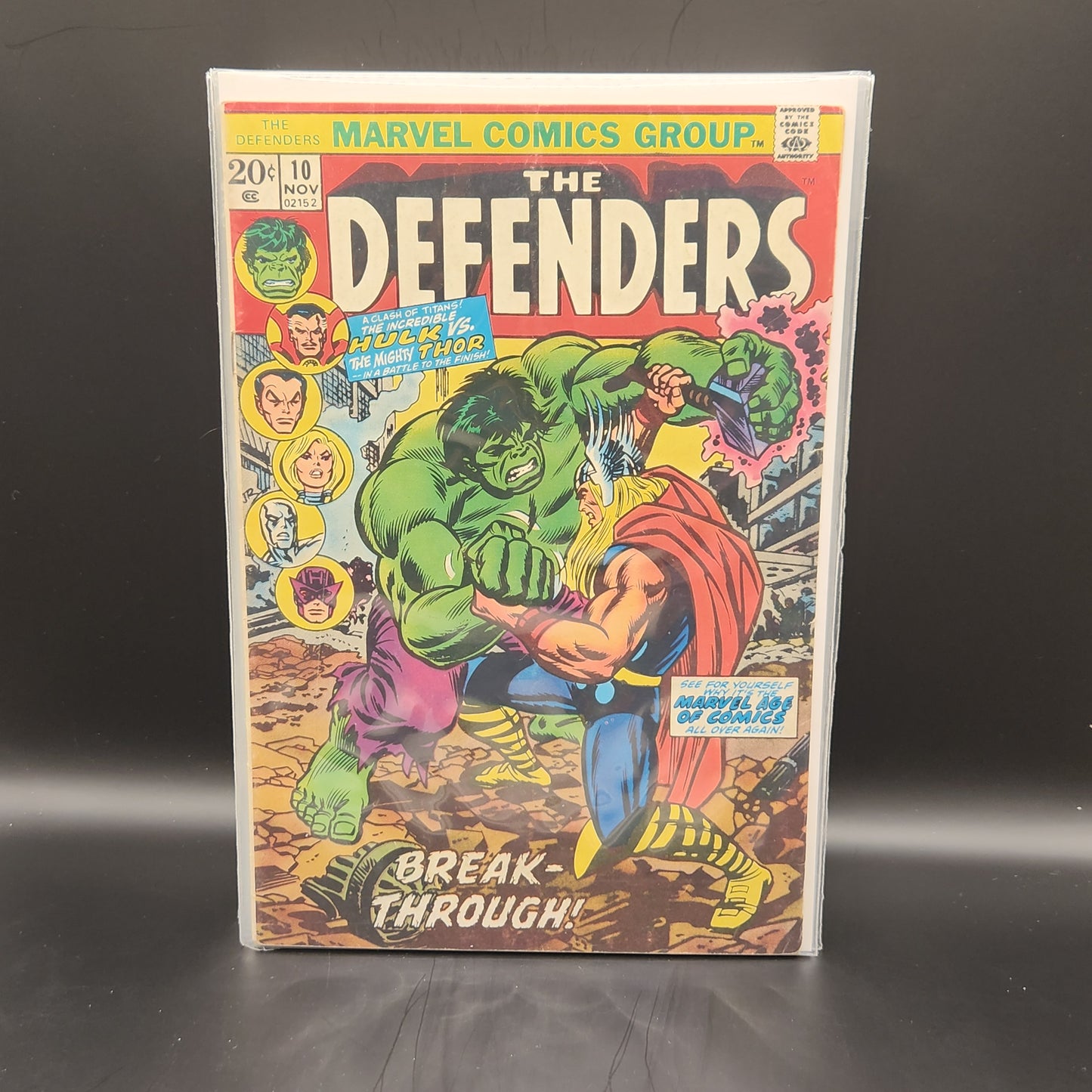 #10 Defenders (1972 1st Series)