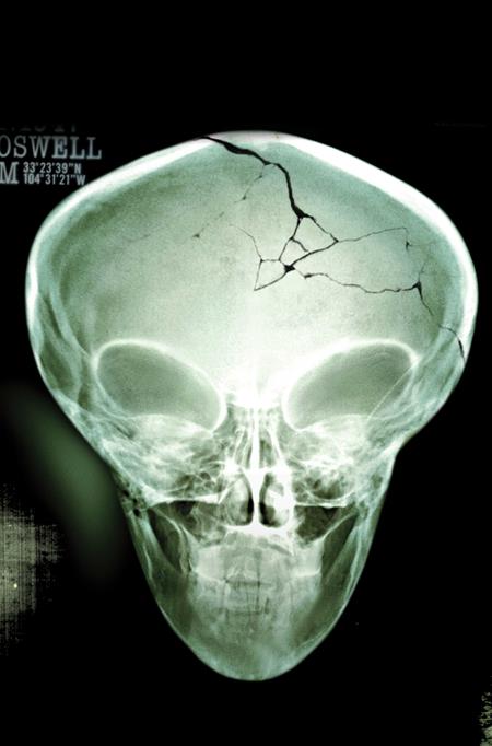 X FILES (2026) #1 CVR H ROSWELL PHOTO FOIL VIRGIN VAR (Pre-Order by 11/09/26 | Est. In-Store: 12/09/26 | Ships after release)