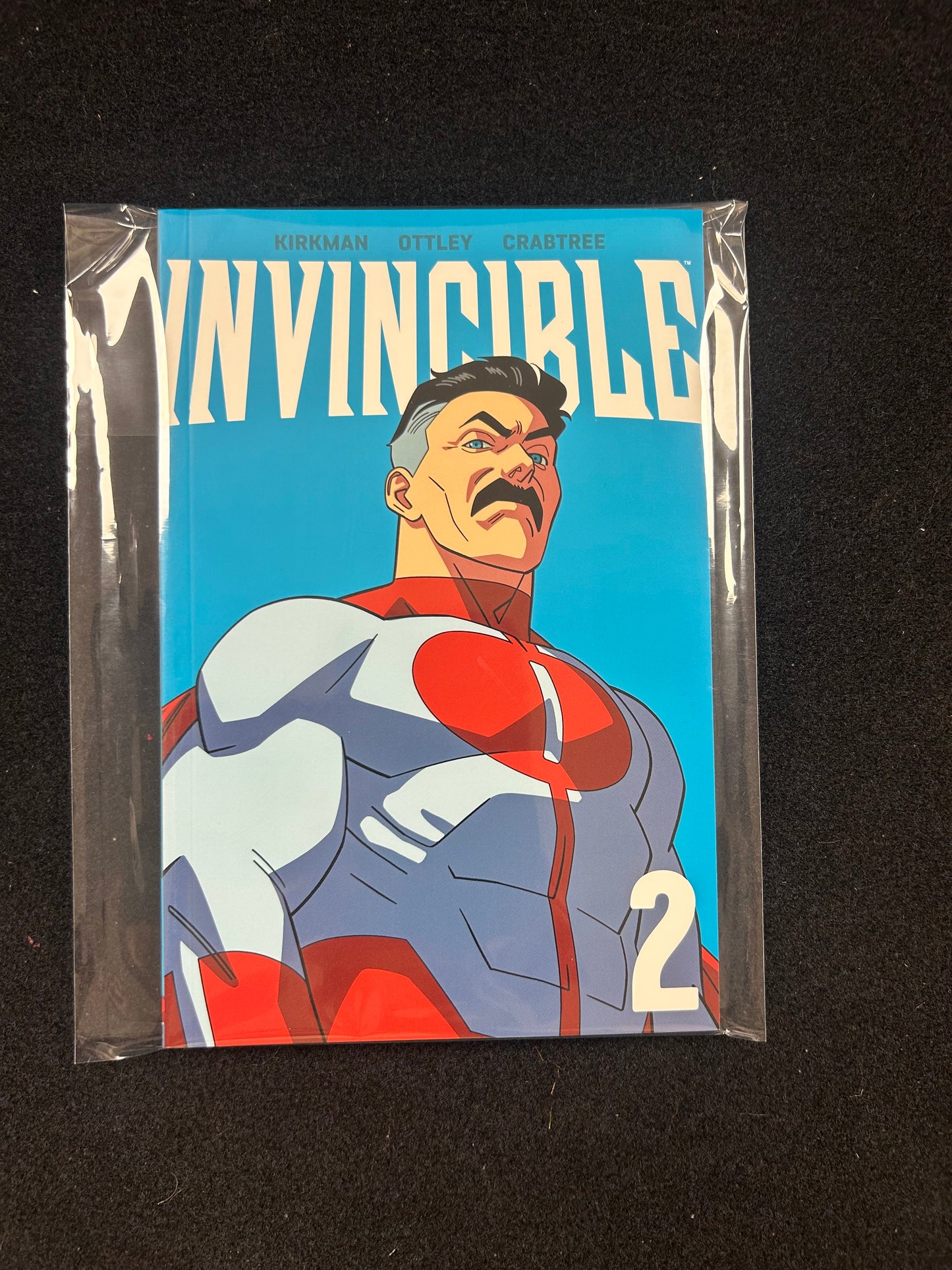 Invincible #2 – Graphic Novel