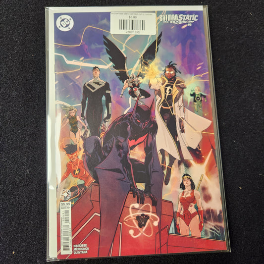#6B BATMAN STATIC BEYOND (OF 6) CARMINE DI GIANDOMENICO CARD STOCK VAR (OF 6)