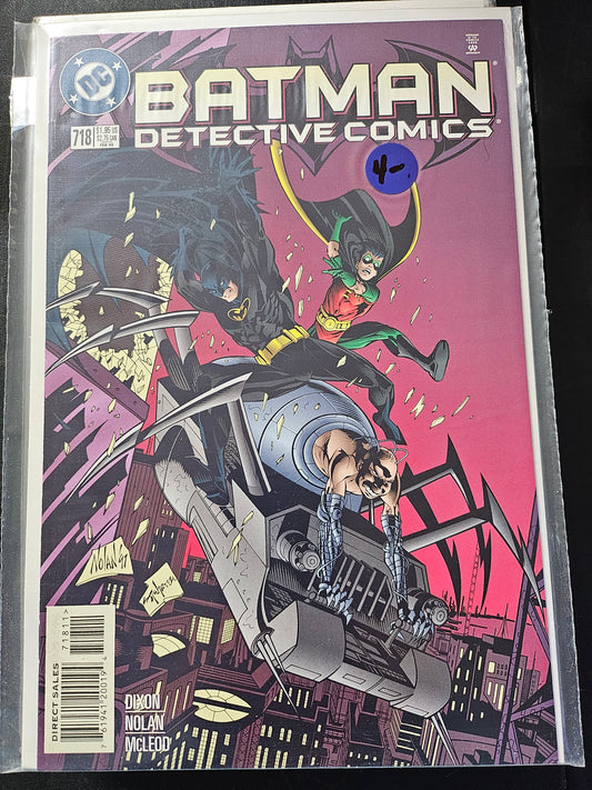 100.128 – #718 – Detective Comics 1937–2011 1–881