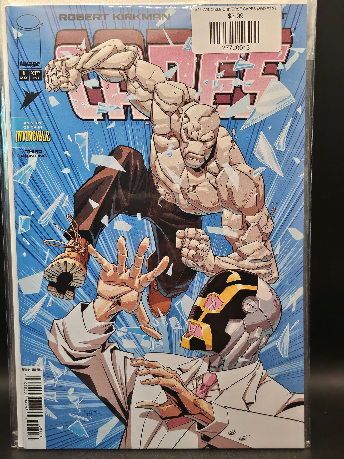 #1 INVINCIBLE UNIVERSE CAPES (3RD PTG)