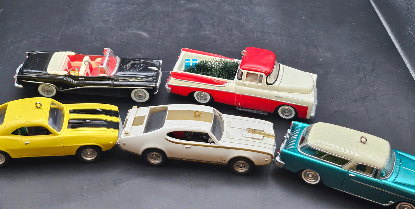 4 cars 1 pick up christmas collectable ornaments  4"s